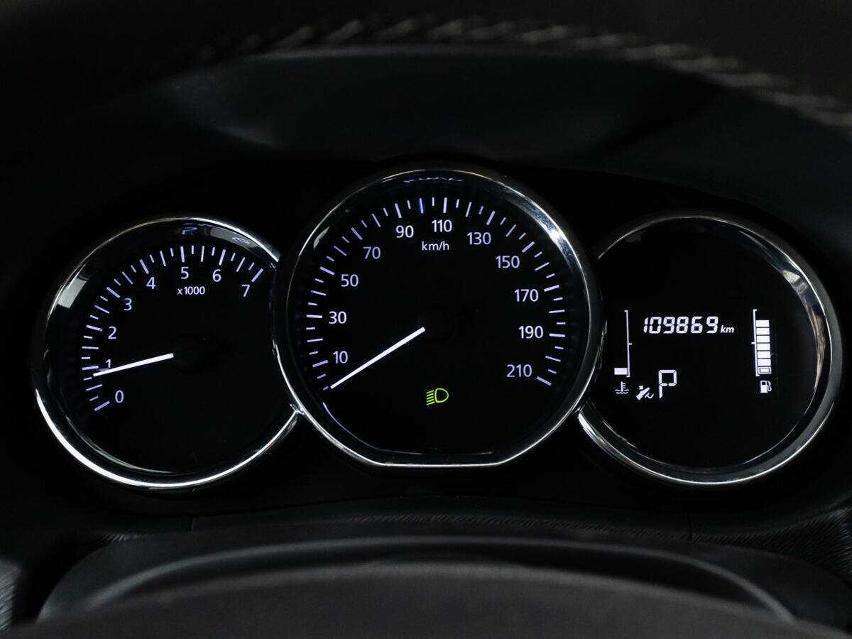 Купить Nissan Terrano с пробегом. Фото: #11