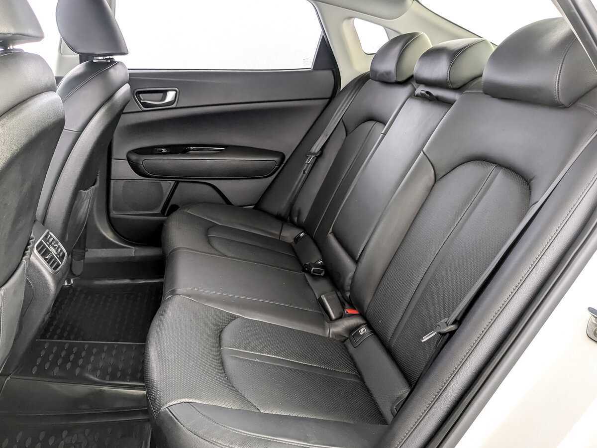 Купить Kia Optima с пробегом. Фото: #9