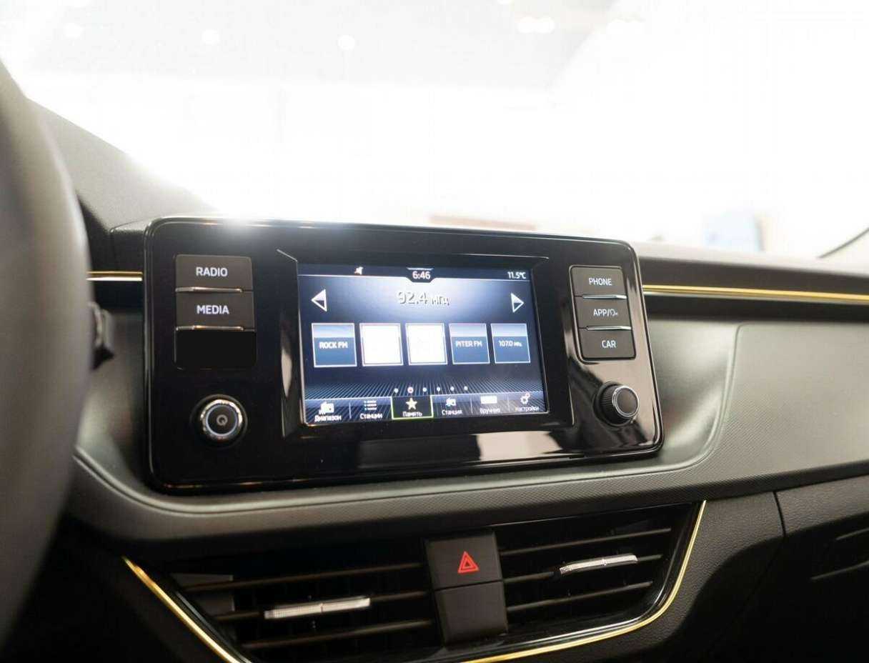 Купить Skoda Rapid с пробегом. Фото: #9