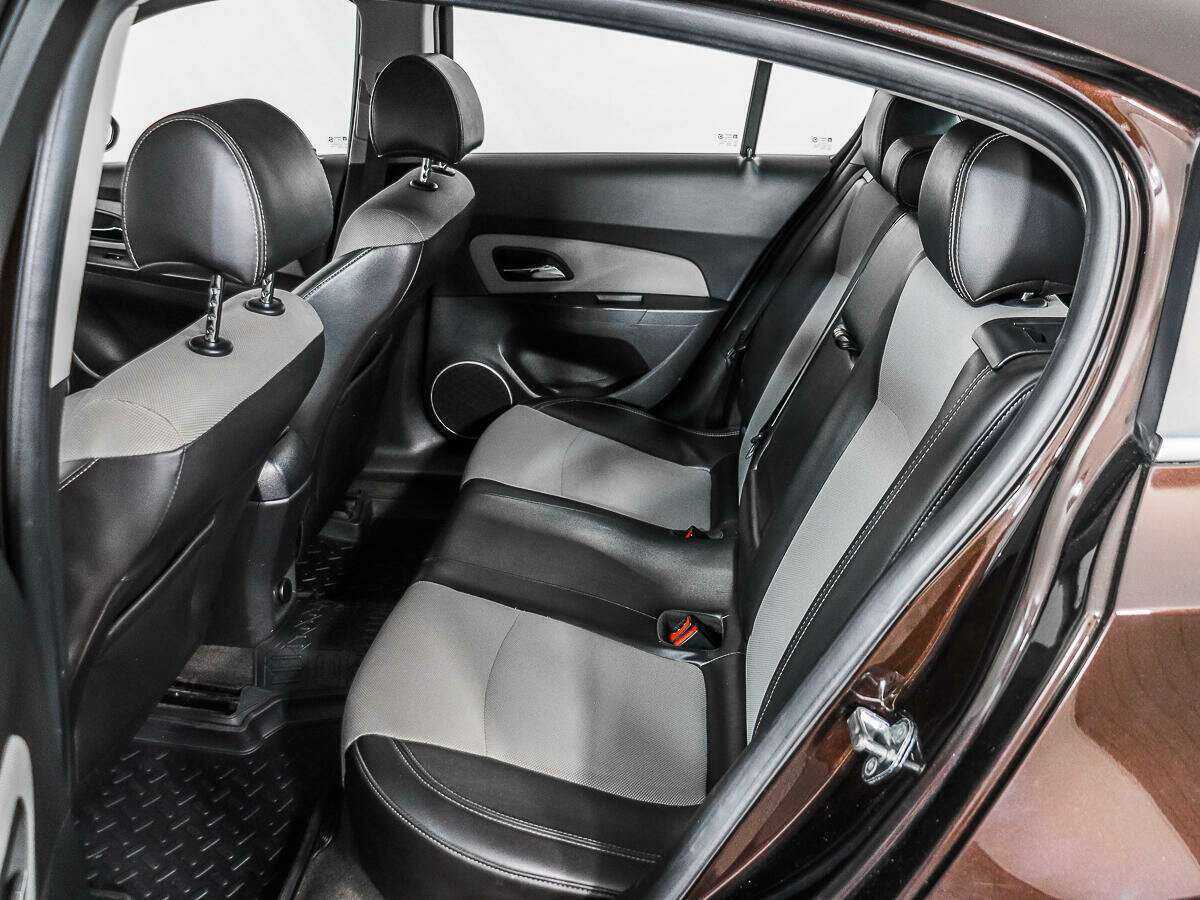 Купить Chevrolet Cruze с пробегом. Фото: #9