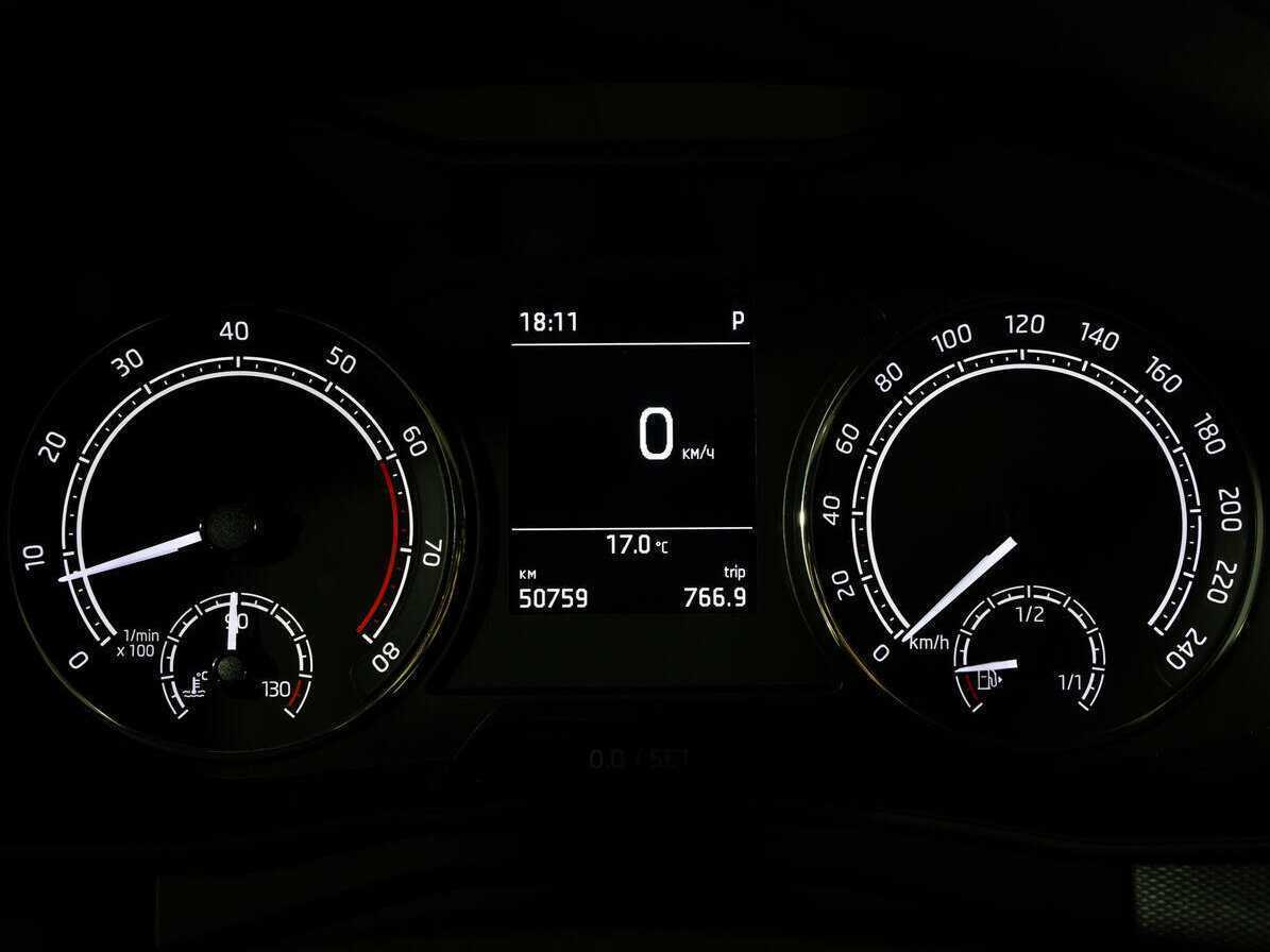 Купить Skoda Rapid с пробегом. Фото: #13