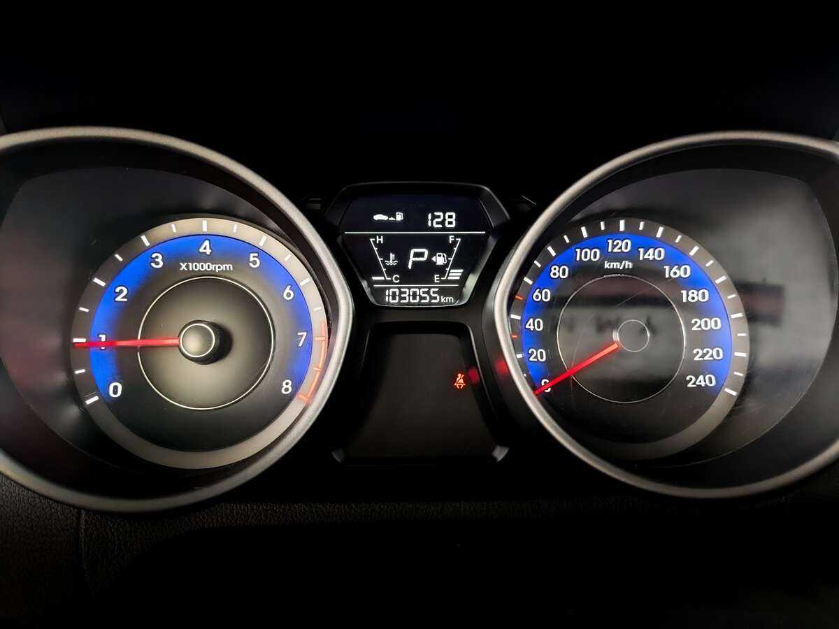 Купить Hyundai Elantra с пробегом. Фото: #10