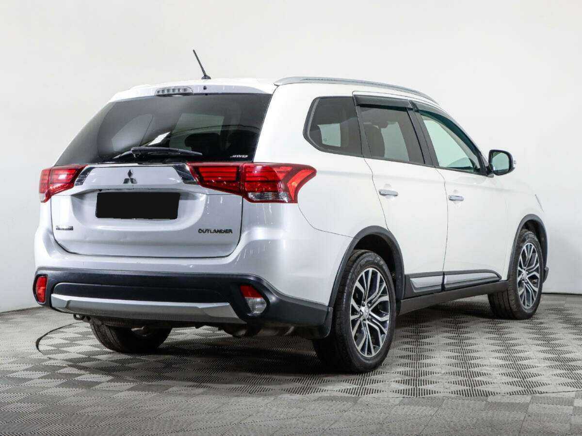 Купить Mitsubishi Outlander с пробегом. Фото: #4