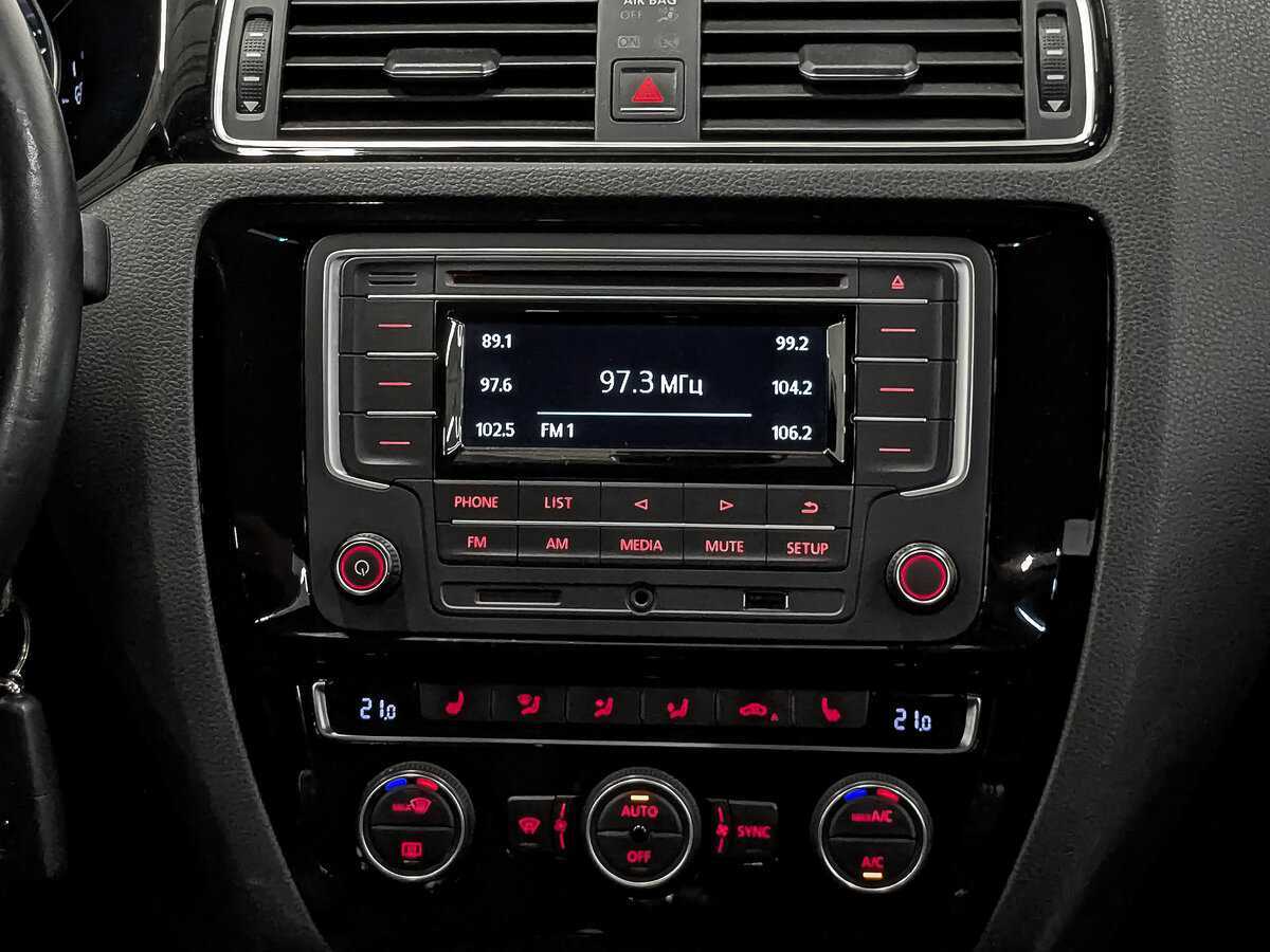 Купить Volkswagen Jetta с пробегом. Фото: #16