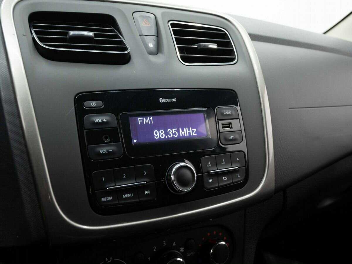 Купить Renault Sandero с пробегом. Фото: #17