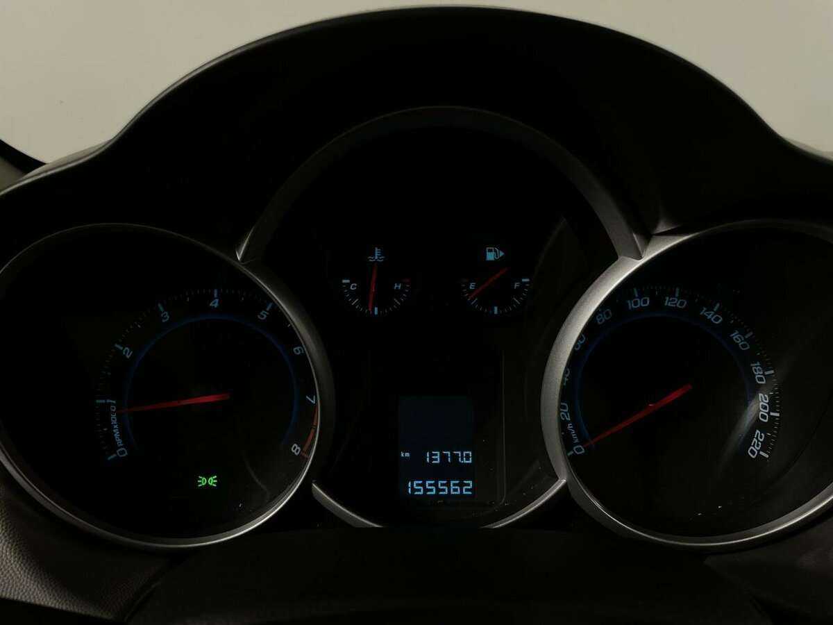 Купить Chevrolet Cruze с пробегом. Фото: #9