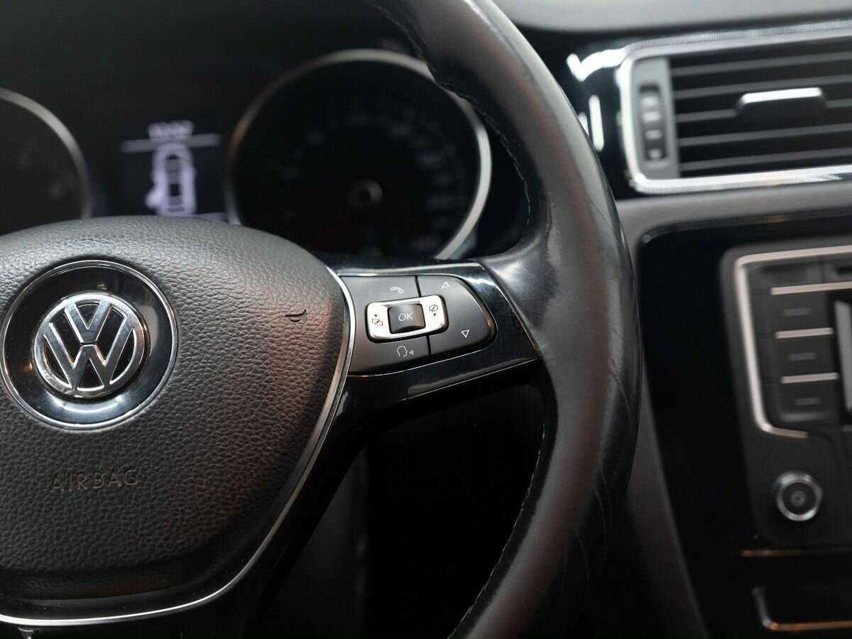 Купить Volkswagen Jetta с пробегом. Фото: #14