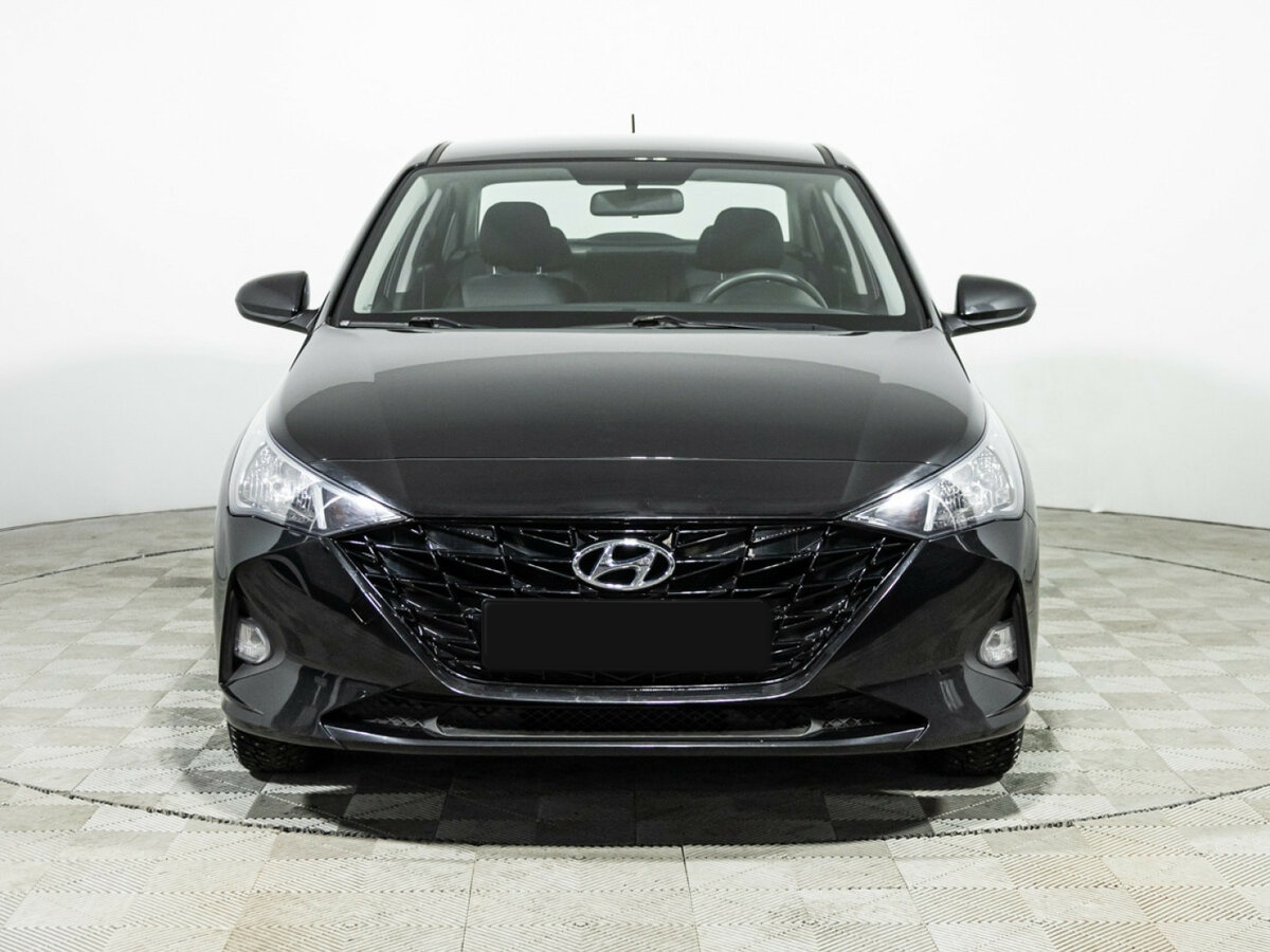 Купить Hyundai Solaris с пробегом. Фото: #1