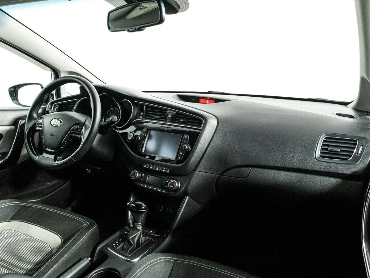 Купить Kia Ceed с пробегом. Фото: #8