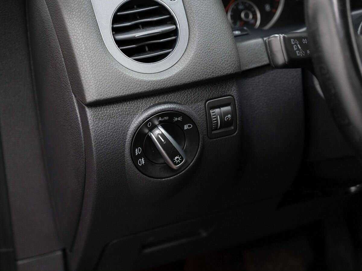 Купить Volkswagen Tiguan с пробегом. Фото: #15