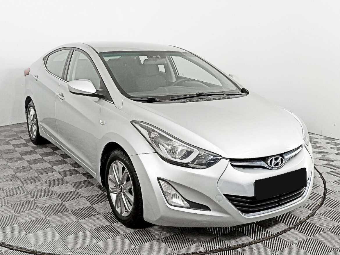 Купить Hyundai Elantra с пробегом. Фото: #2