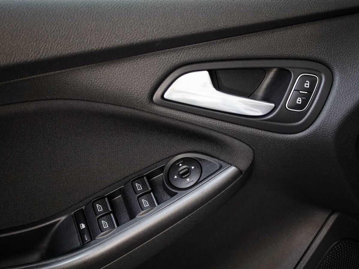 Купить Ford Focus с пробегом. Фото: #18