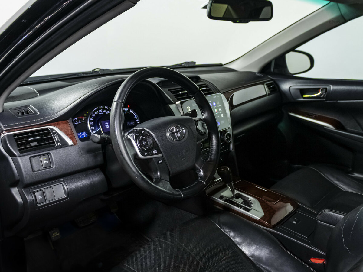Купить Toyota Camry с пробегом. Фото: #8