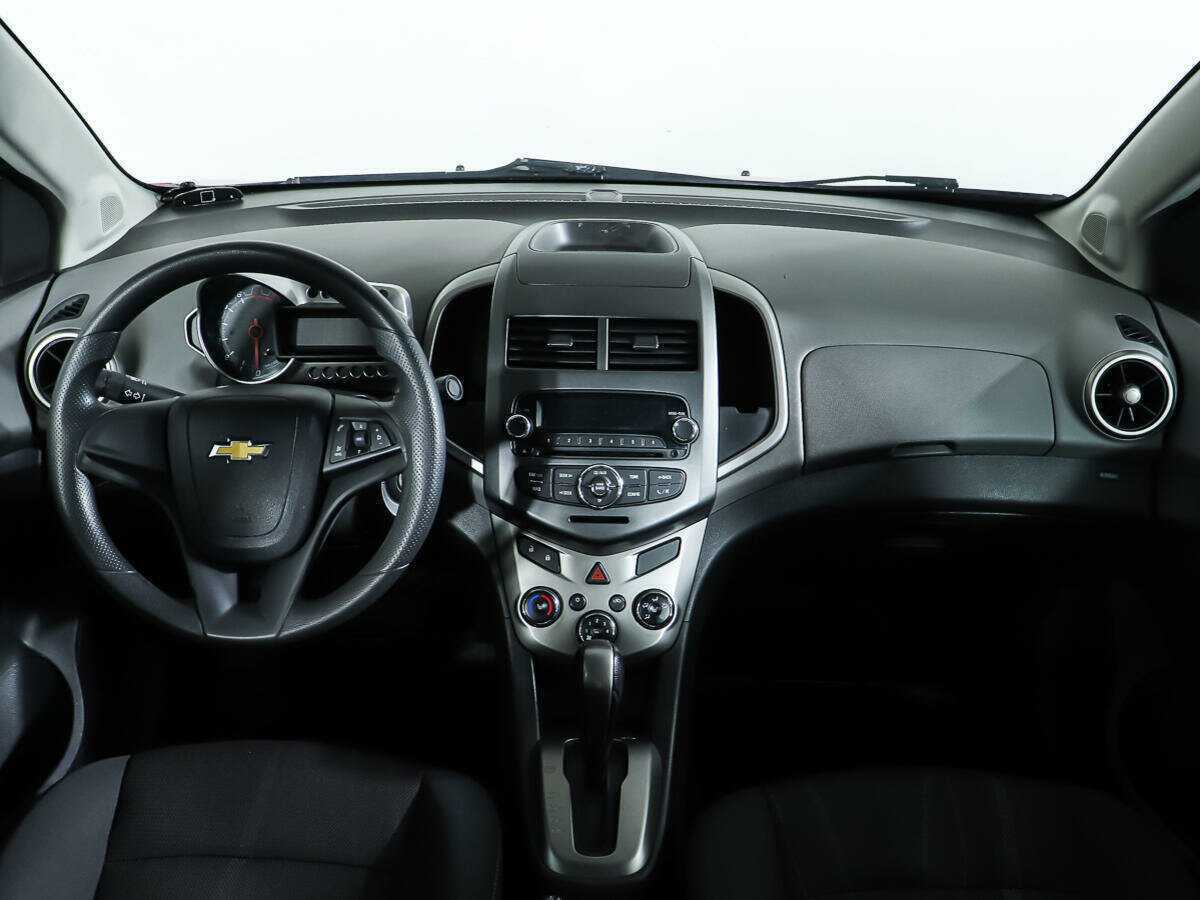 Купить Chevrolet Aveo с пробегом. Фото: #9