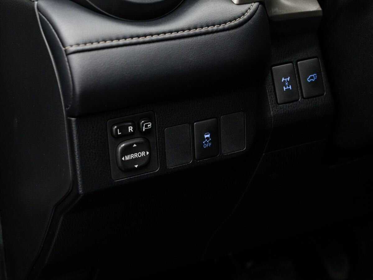 Купить Toyota RAV4 с пробегом. Фото: #15