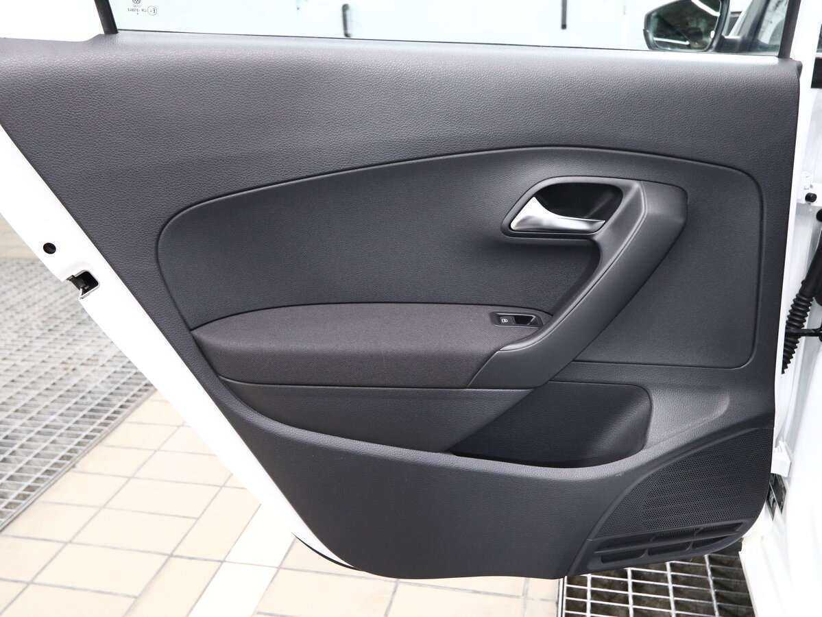 Купить Volkswagen Polo с пробегом. Фото: #9