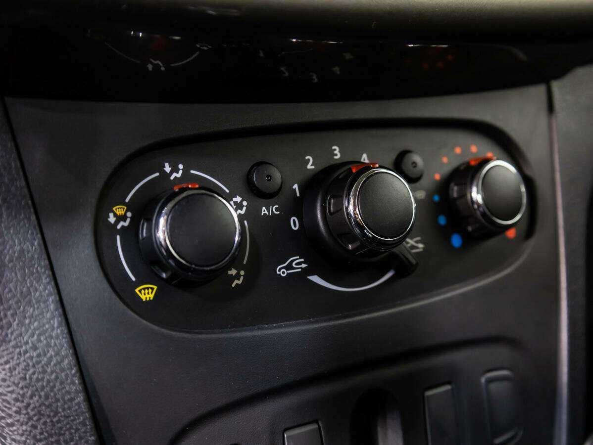 Купить Renault Logan с пробегом. Фото: #12