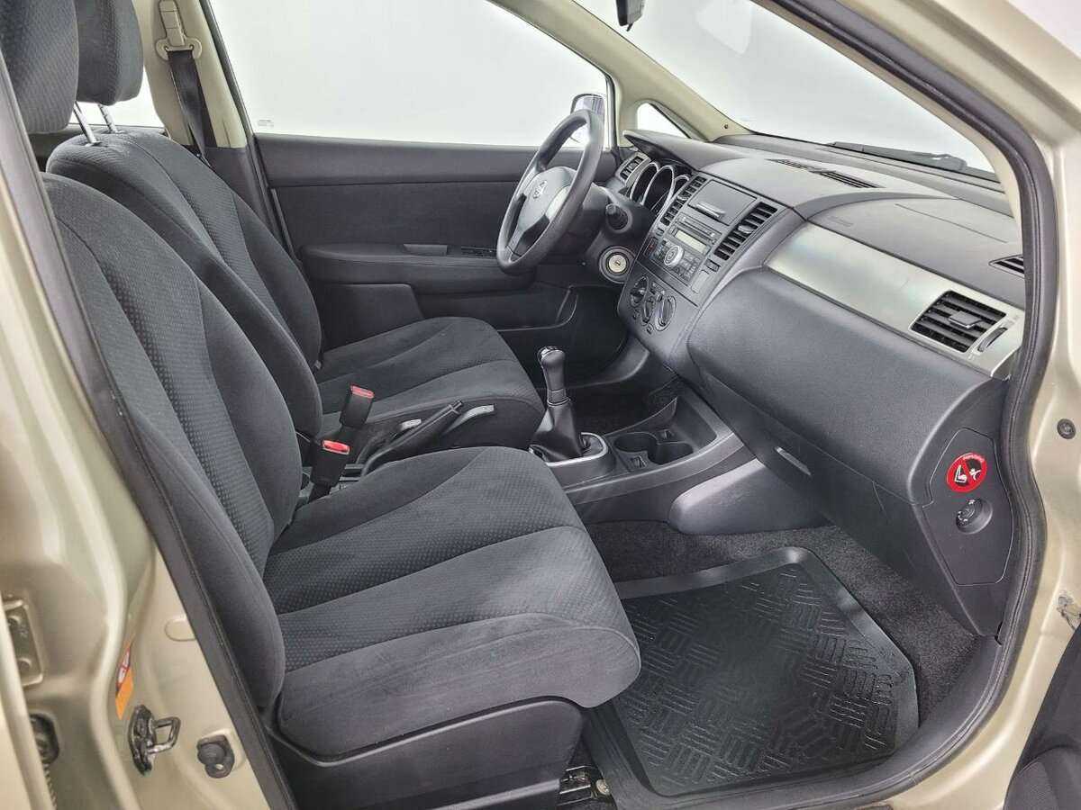 Купить Nissan Tiida с пробегом. Фото: #13