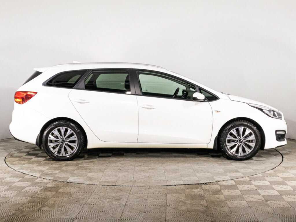 Купить Kia Ceed с пробегом. Фото: #3