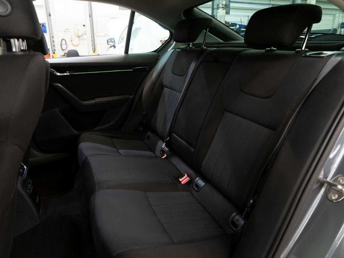 Купить Skoda Octavia с пробегом. Фото: #6