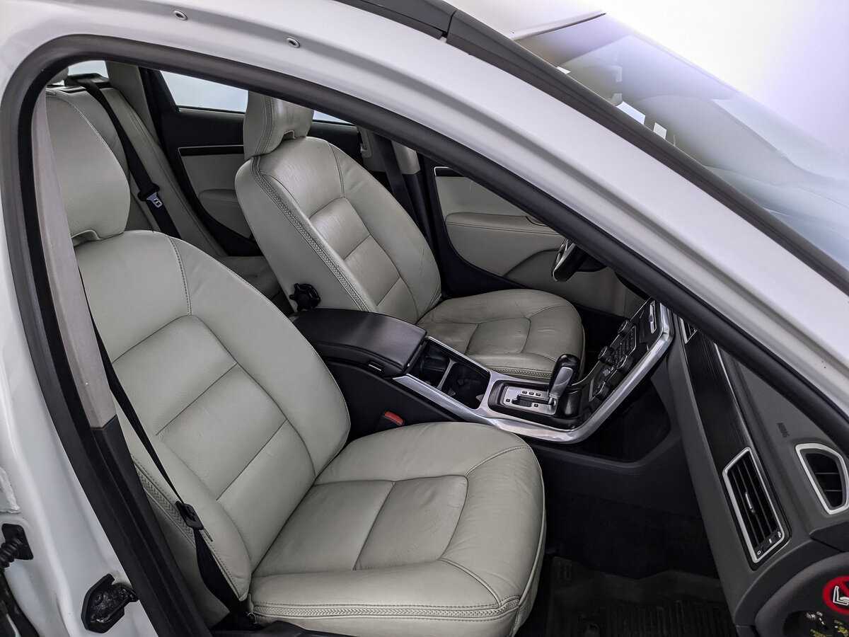 Купить Volvo XC70 с пробегом. Фото: #19