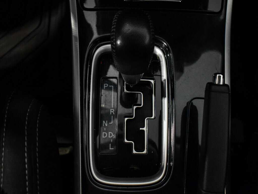 Купить Mitsubishi Outlander с пробегом. Фото: #10