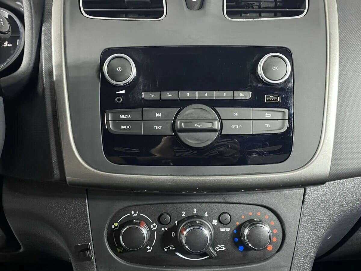 Купить Renault Sandero с пробегом. Фото: #10