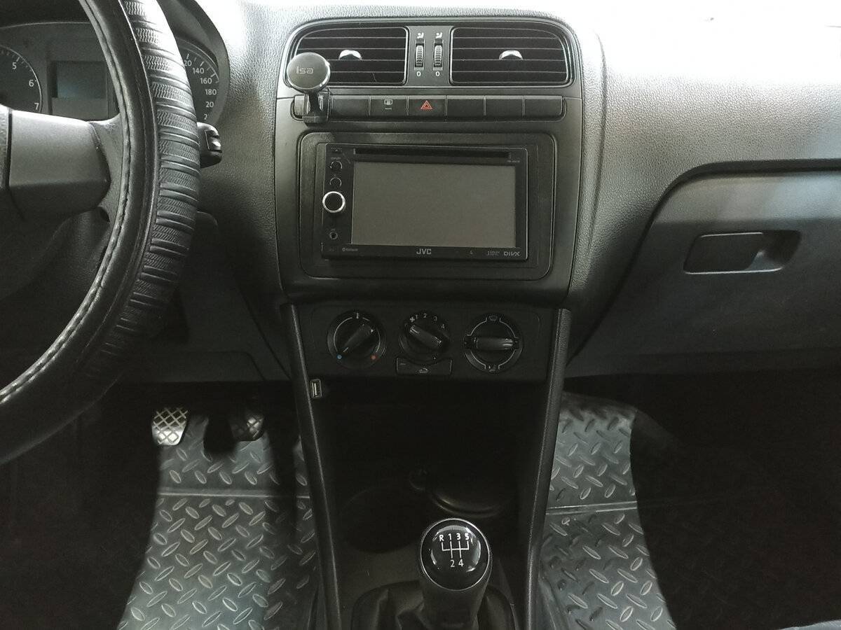 Купить Volkswagen Polo с пробегом. Фото: #14