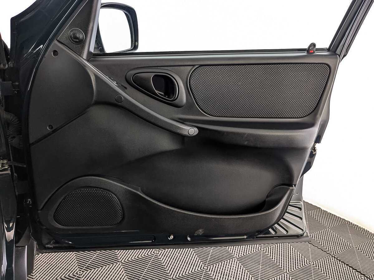 Купить Lada (ВАЗ) Niva с пробегом. Фото: #23