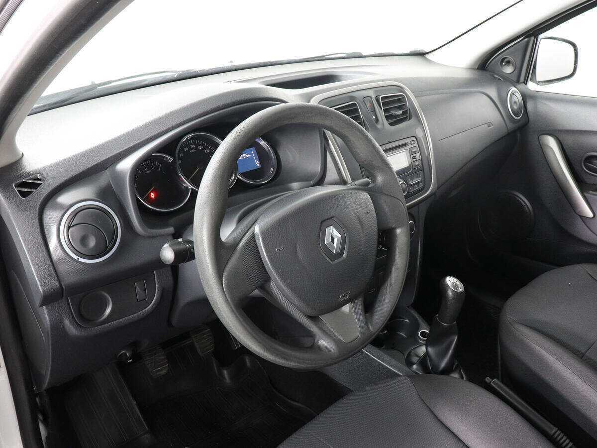 Купить Renault Logan с пробегом. Фото: #4