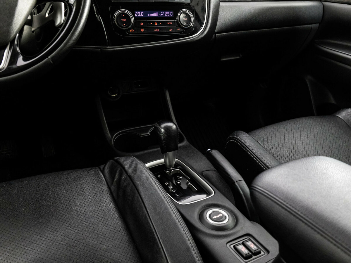 Купить Mitsubishi Outlander с пробегом. Фото: #9