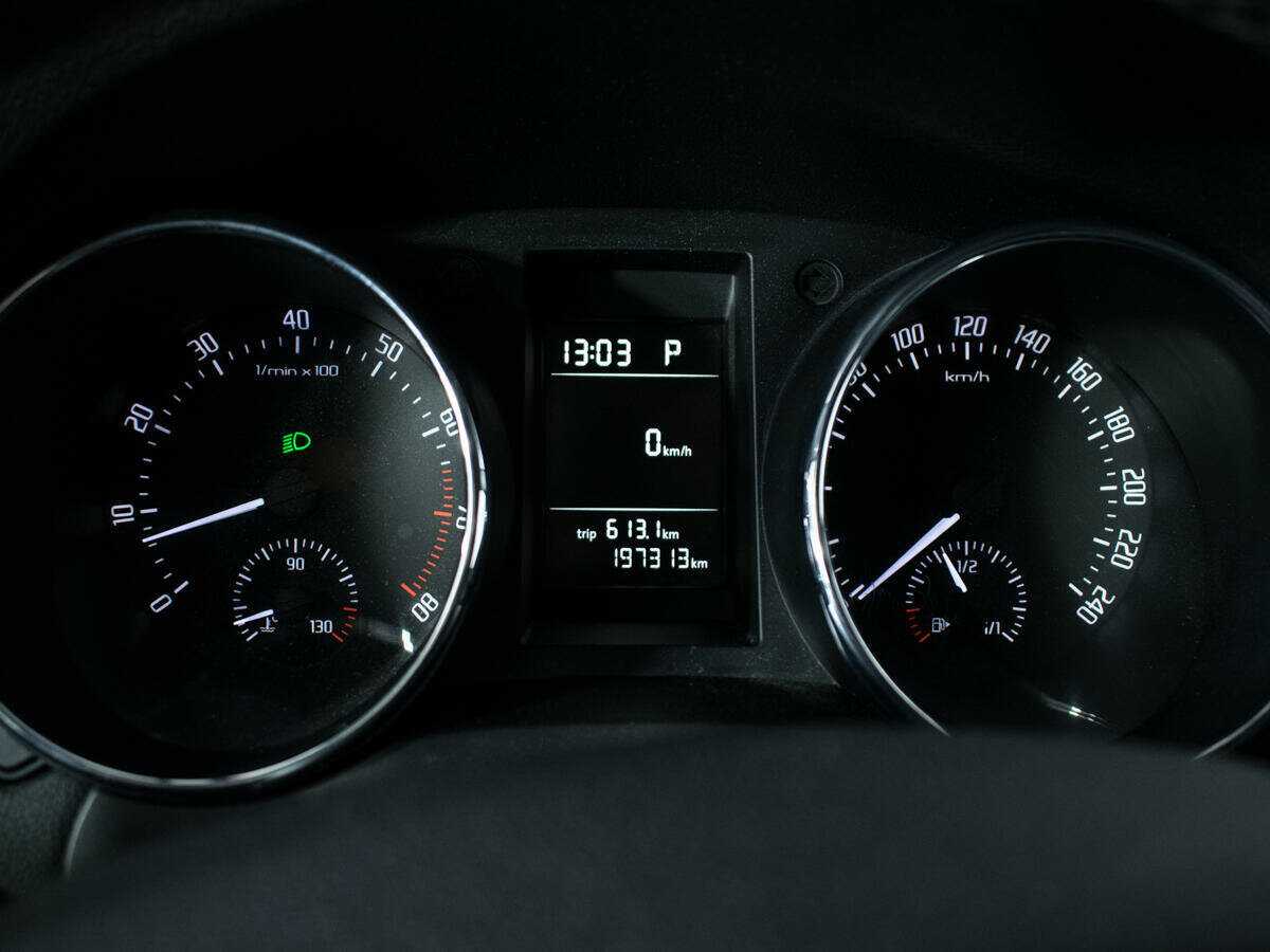 Купить Skoda Yeti с пробегом. Фото: #10