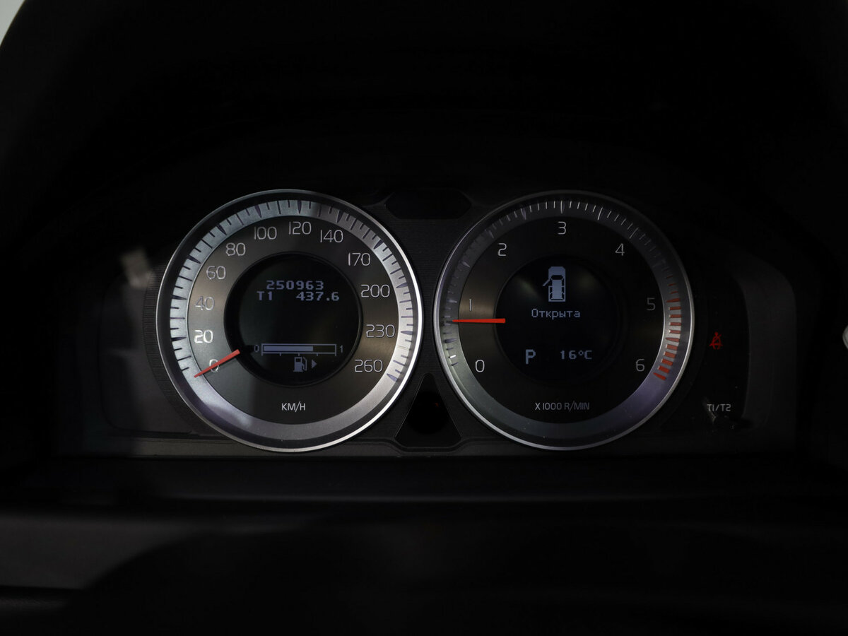 Купить Volvo XC70 с пробегом. Фото: #17