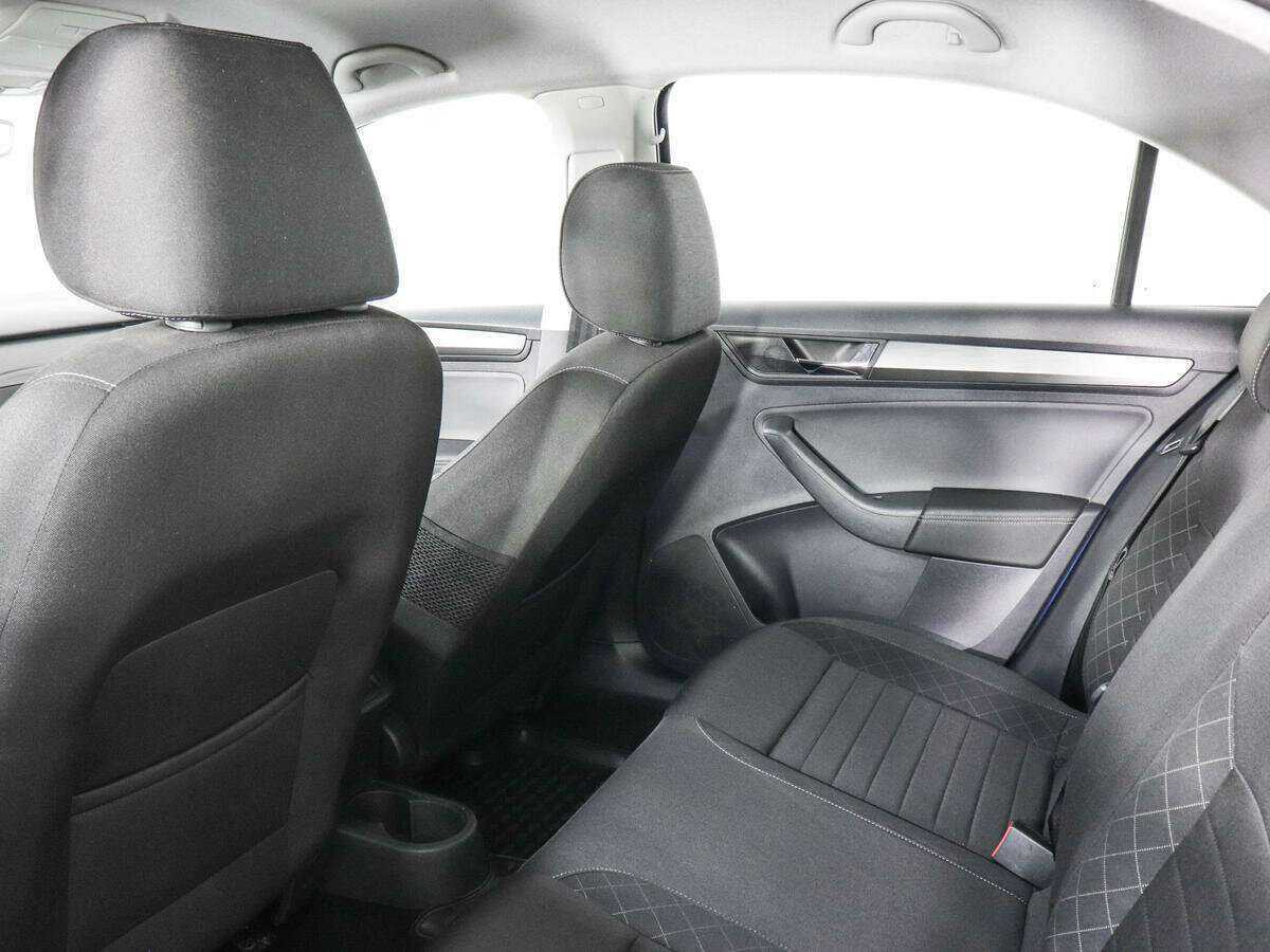 Купить Skoda Rapid с пробегом. Фото: #11