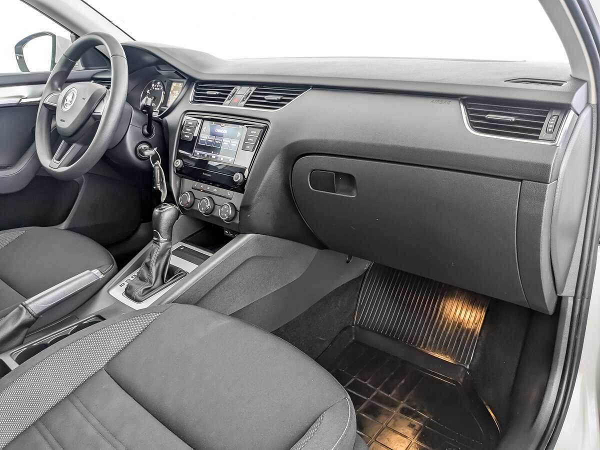 Купить Skoda Octavia с пробегом. Фото: #8