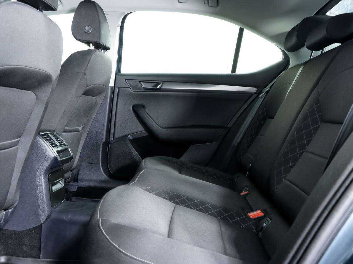 Купить Skoda Superb с пробегом. Фото: #8