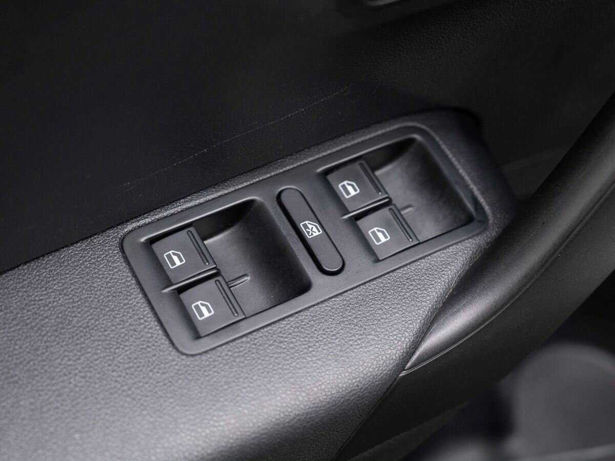 Купить Volkswagen Polo с пробегом. Фото: #16