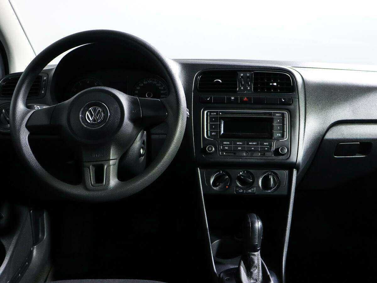 Купить Volkswagen Polo с пробегом. Фото: #9