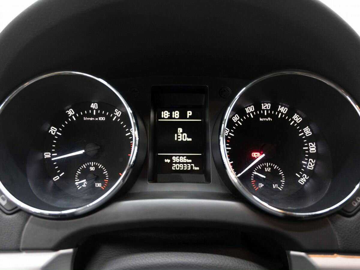 Купить Skoda Yeti с пробегом. Фото: #13