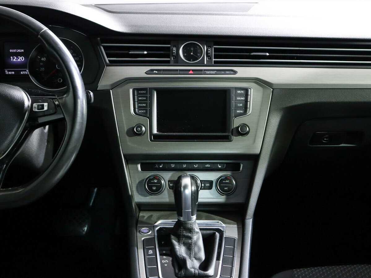 Купить Volkswagen Passat с пробегом. Фото: #10