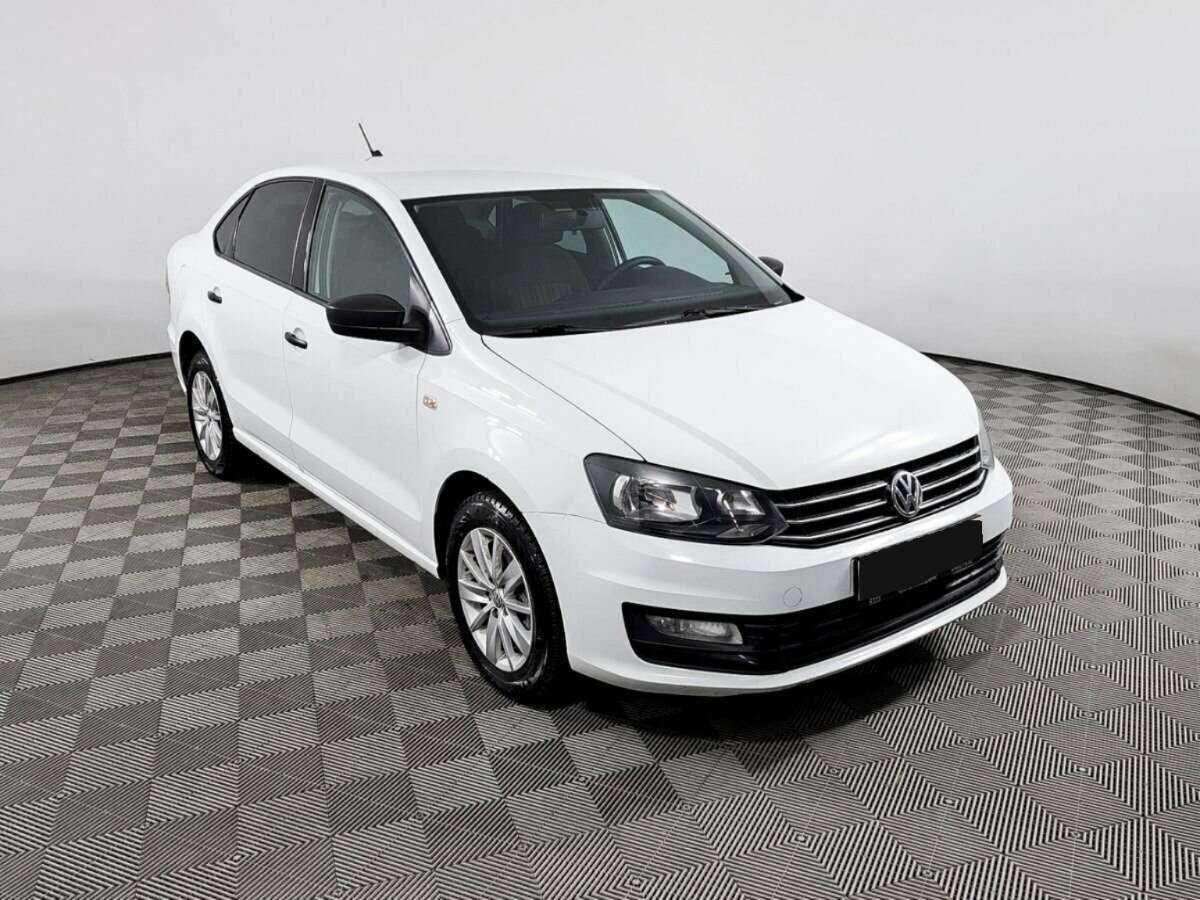Купить Volkswagen Polo с пробегом. Фото: #2