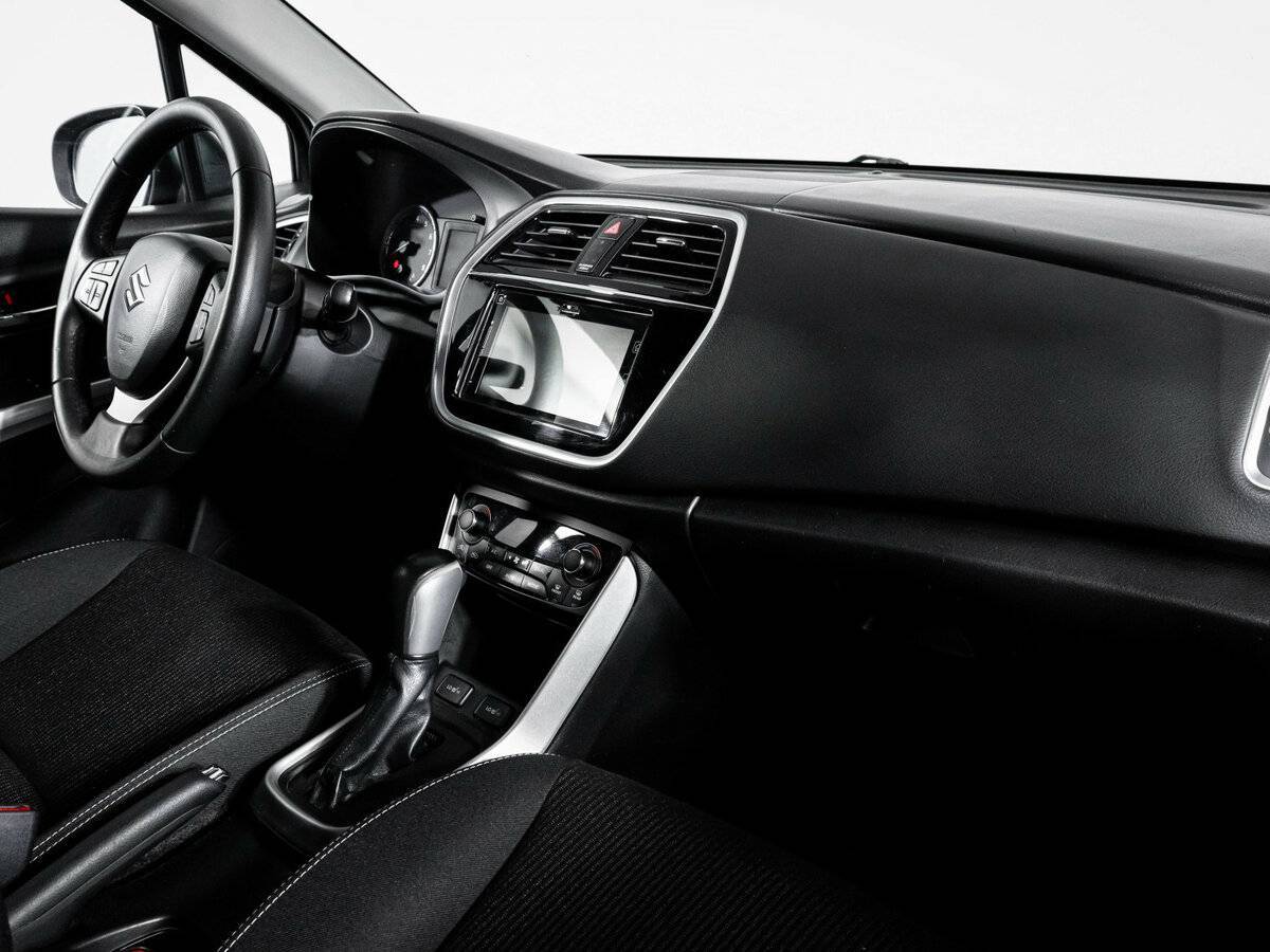 Купить Suzuki SX4 с пробегом. Фото: #8
