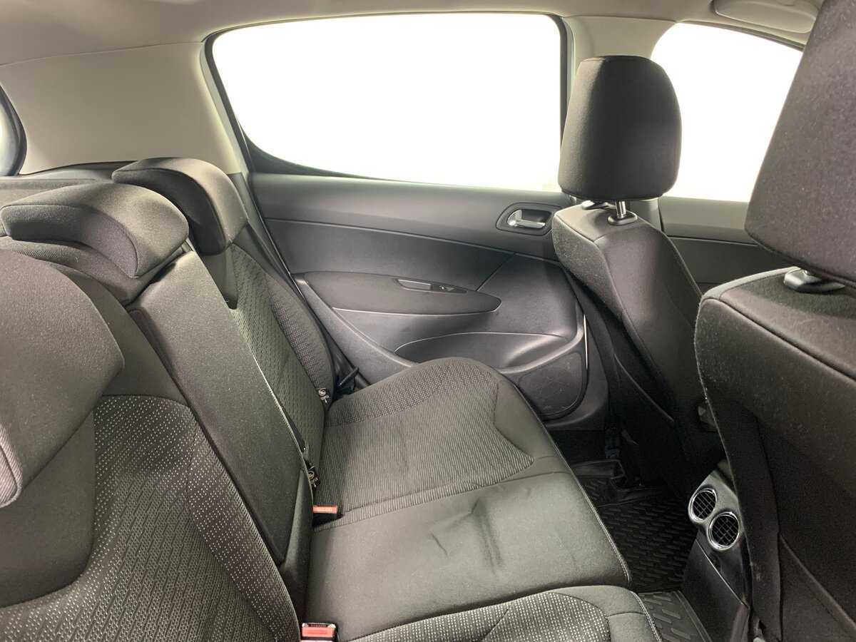 Купить Peugeot 308 с пробегом. Фото: #17