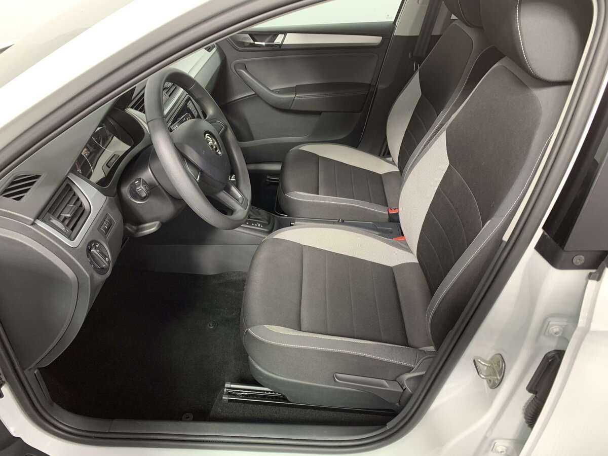 Купить Skoda Rapid с пробегом. Фото: #12