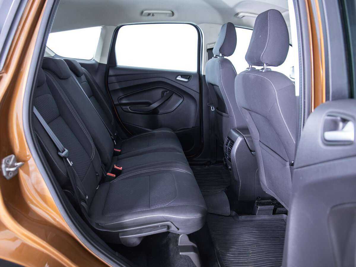 Купить Ford Kuga с пробегом. Фото: #15