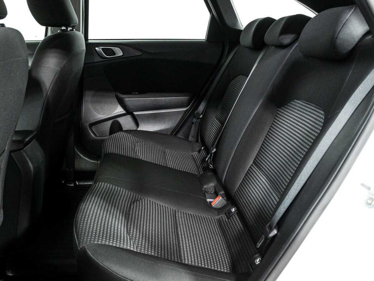 Купить Kia Ceed с пробегом. Фото: #10