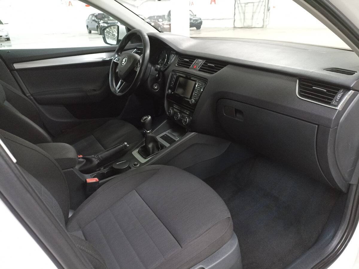 Купить Skoda Octavia с пробегом. Фото: #10