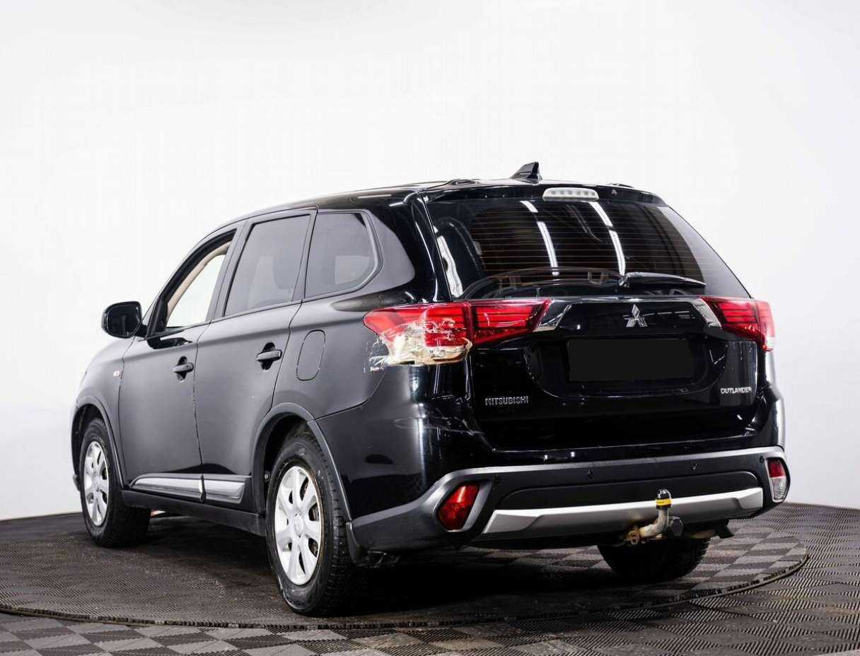 Купить Mitsubishi Outlander с пробегом. Фото: #3
