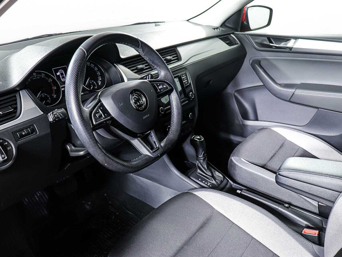 Купить Skoda Rapid с пробегом. Фото: #12