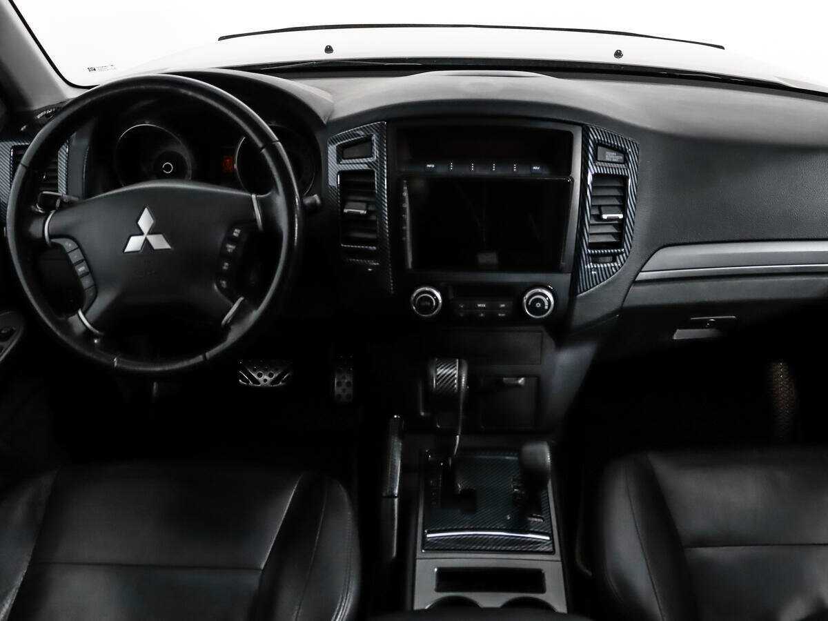 Купить Mitsubishi Pajero с пробегом. Фото: #12